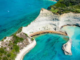 Dlaczego warto wybrać Korfu na wakacje w Grecji? Sprawdź