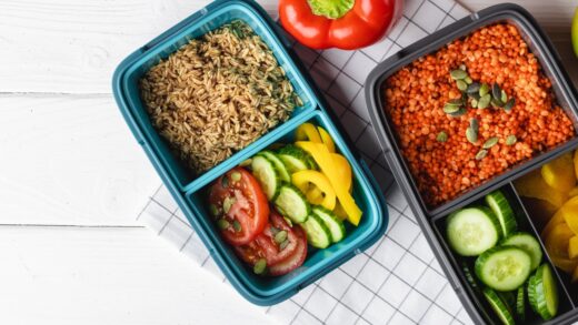 Lunchbox do pracy. Jak wybrać pojemniki do różnych potraw i wygodnie je transportować?